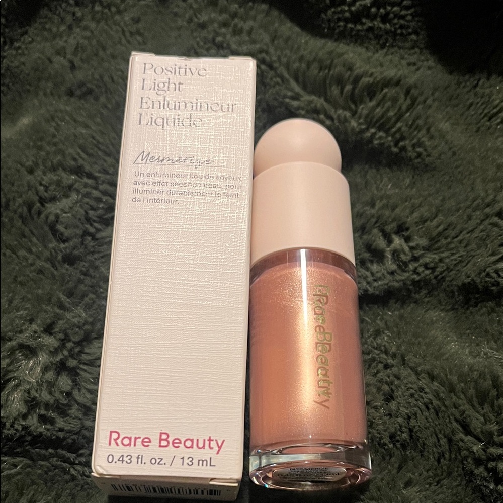 Rare Beauty Positive Light Liquid Highlighter - Radiant Peach